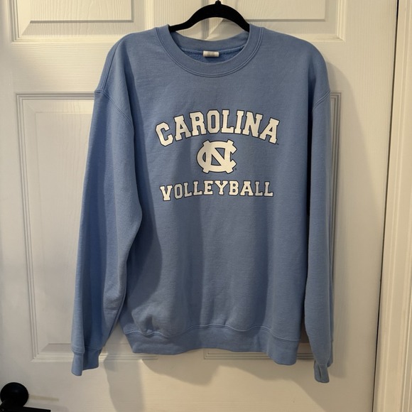 Gildan Sweaters - North Carolina Tar Heels Sweatshirt Crewneck Mens Sz M NCAA Volleyball Gildan